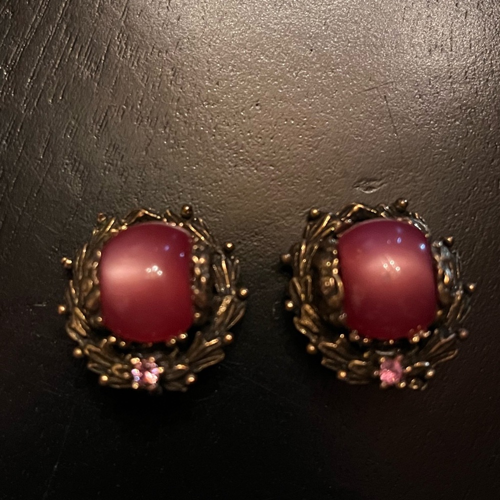 Vintage Pink Moonglow Thermoset stone clip earrings